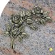 Plaque funéraire en granit rose sur socle bronze fleurs