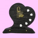 Plaque funéraire en résine noir en forme de coeur avec pierres blanches