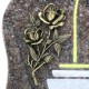 Plaque funéraire sur pieds avec gravure blanche et jaune et bronze roses