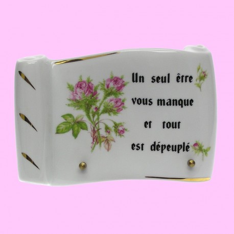 Plaque funéraire en céramique blanche avec texte et fleurs